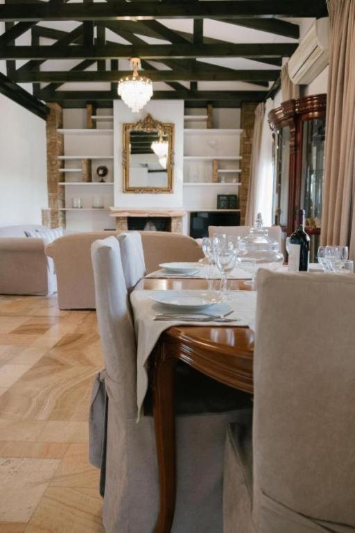 Marble Luxury Suites Karteros Exteriér fotografie